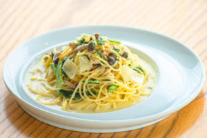 ほうれん草ときのこのツナクリームパスタ
